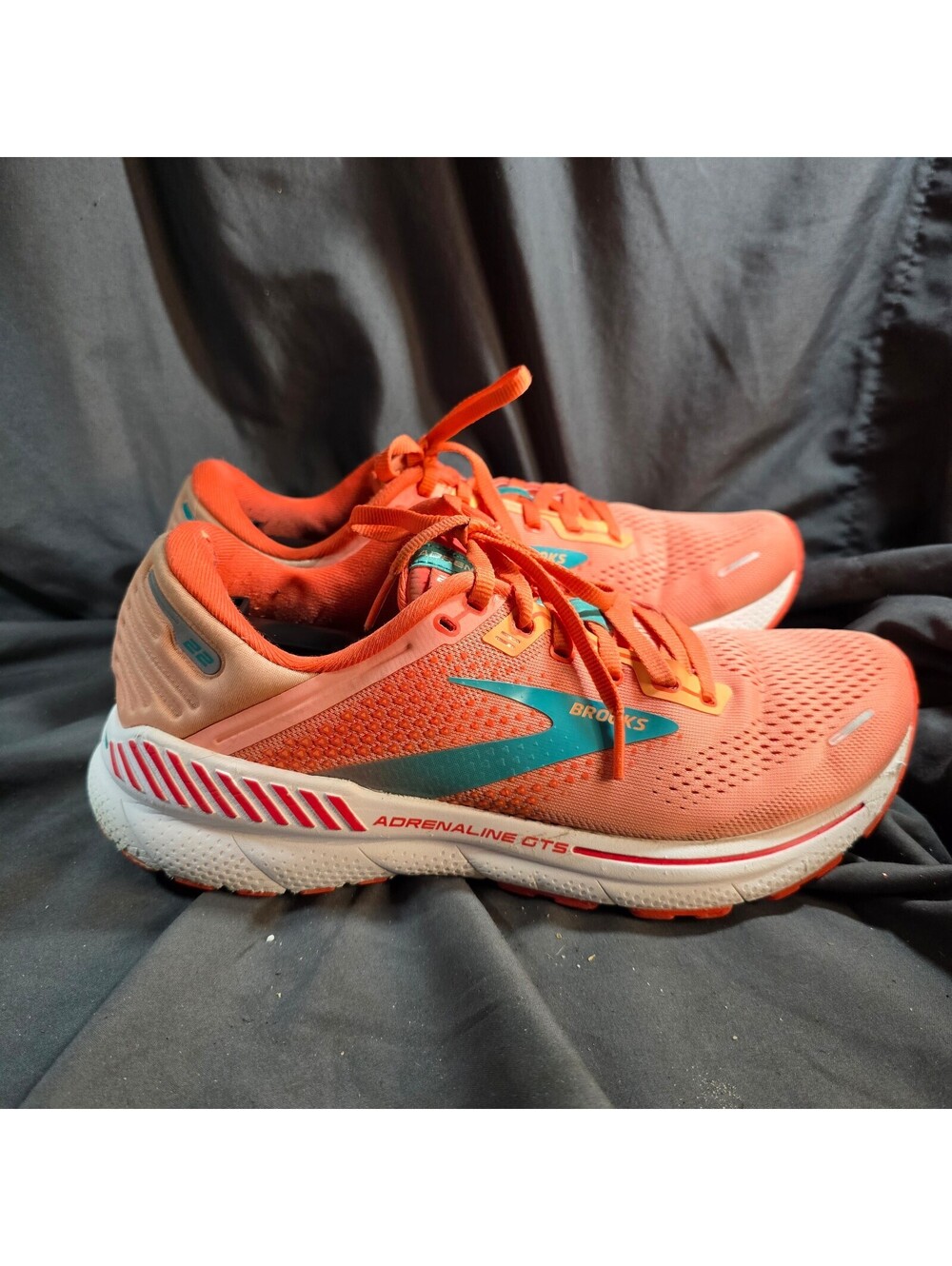 Brooks Adrenaline GTS 22 Women's Size 10 Running Shoes Orange